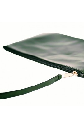 Clutch wallet made of 100% leather with a precious leather finish