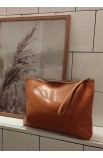 Clutch wallet made of 100% leather with a precious leather finish
